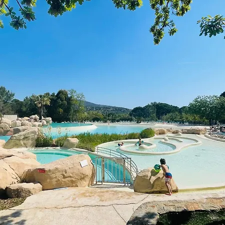 Apparemment Vue - 6 Personnes - Golfe De Saint Tropez *